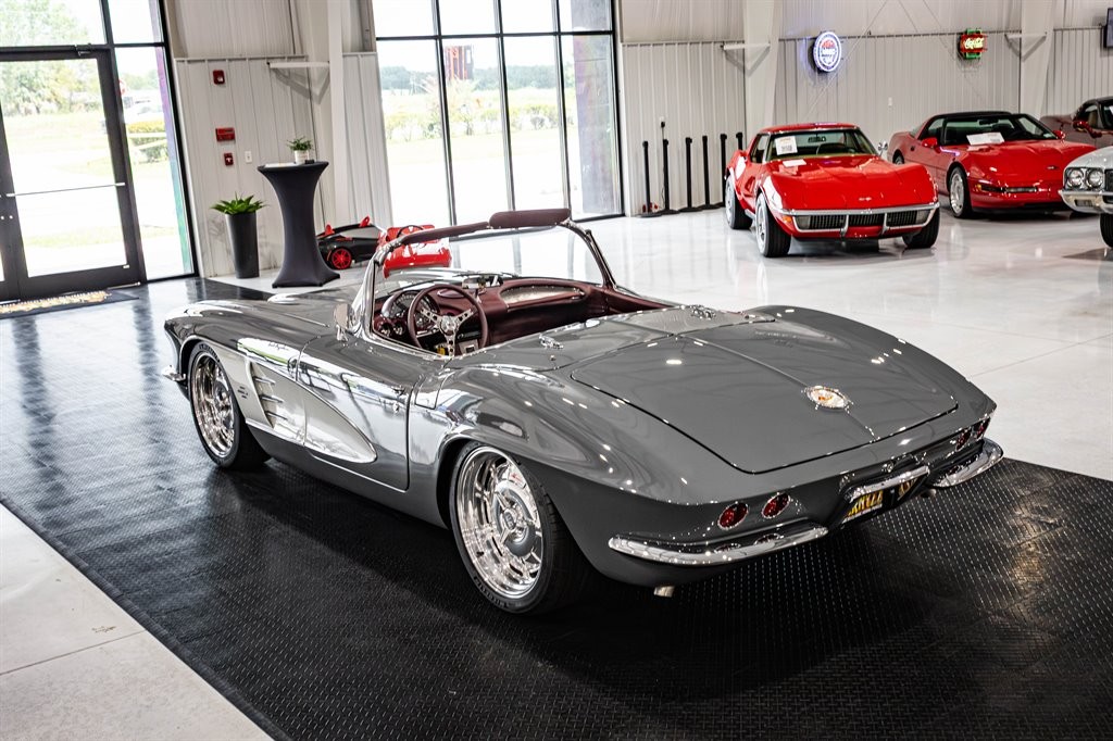 Chevrolet-Corvette-1961-Roadster-6