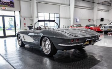 Chevrolet-Corvette-1961-Roadster-7