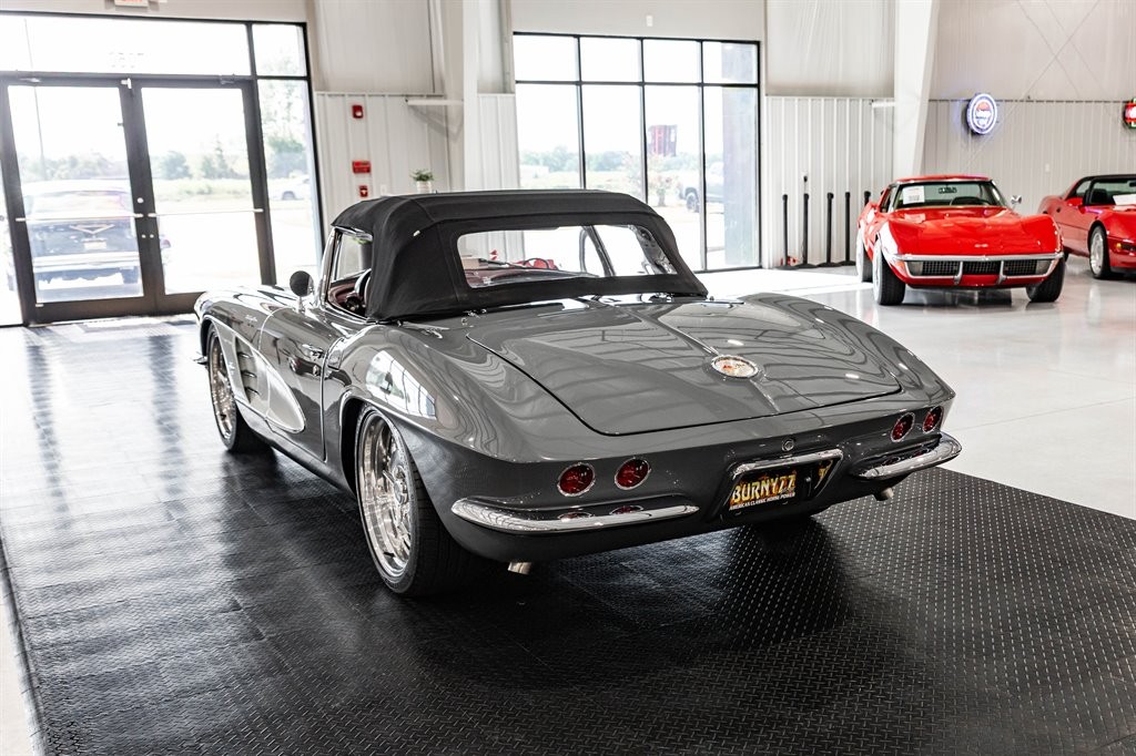Chevrolet-Corvette-1961-Roadster-8