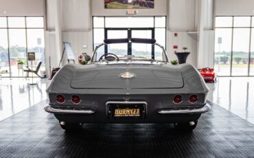 Chevrolet-Corvette-1961-Roadster-9