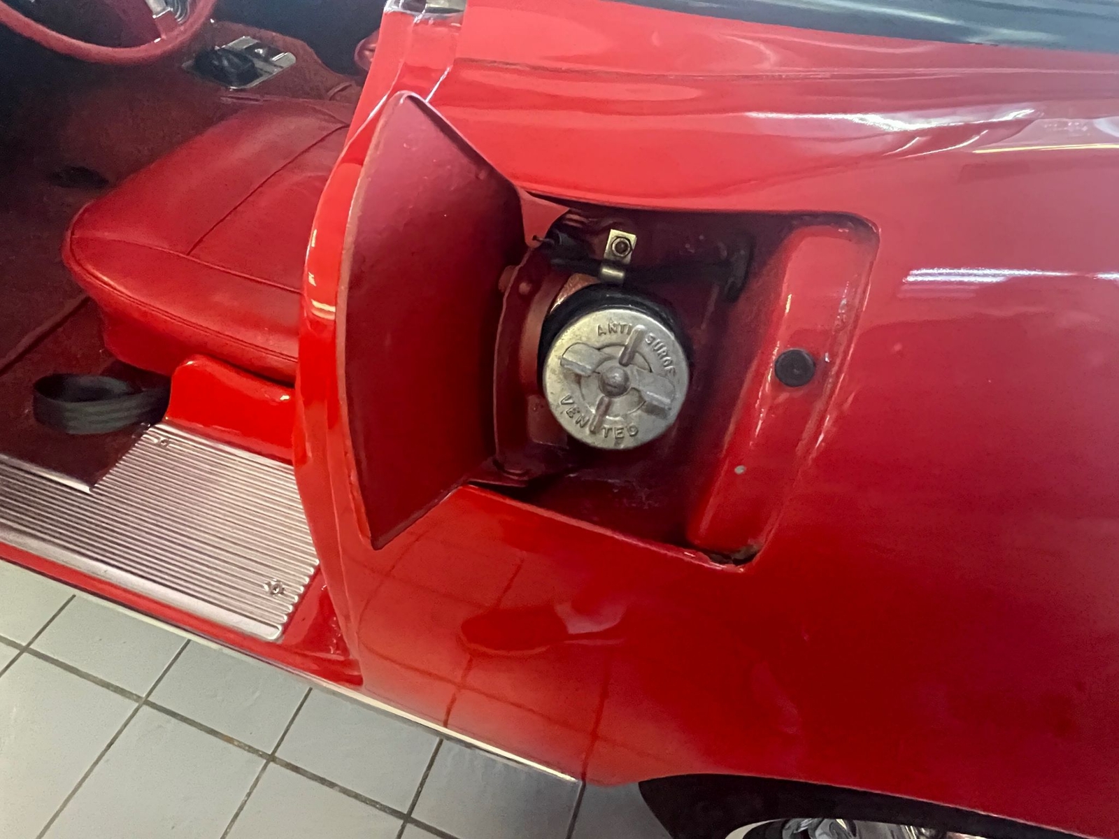 Chevrolet-Corvette-1962-327-300-4-Speed-35