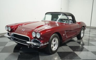 Chevrolet-Corvette-1962-Burgundy-Black-10