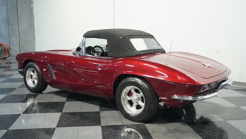 Chevrolet-Corvette-1962-Burgundy-Black-12