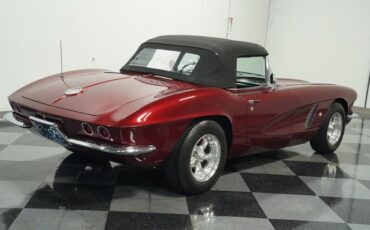 Chevrolet-Corvette-1962-Burgundy-Black-16