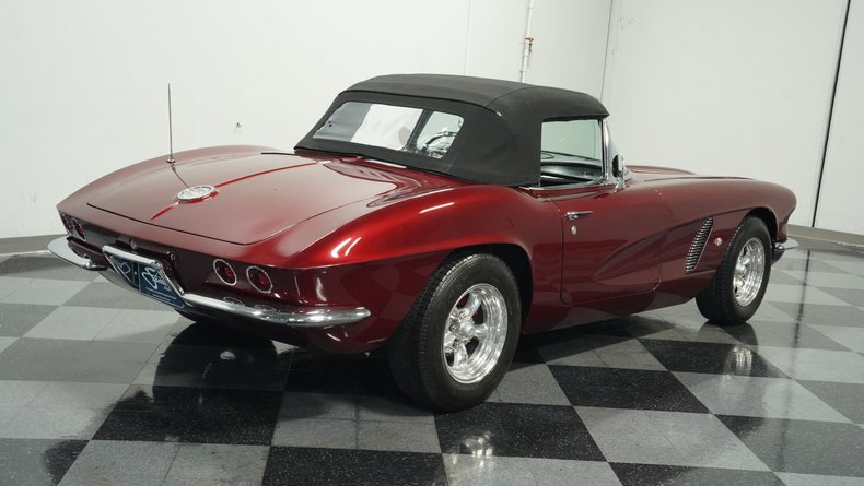Chevrolet-Corvette-1962-Burgundy-Black-16