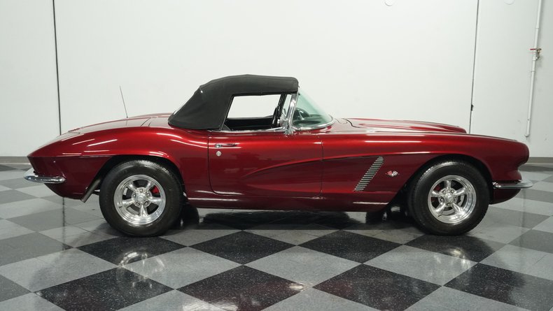 Chevrolet-Corvette-1962-Burgundy-Black-17