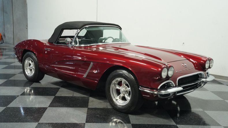 Chevrolet-Corvette-1962-Burgundy-Black-18