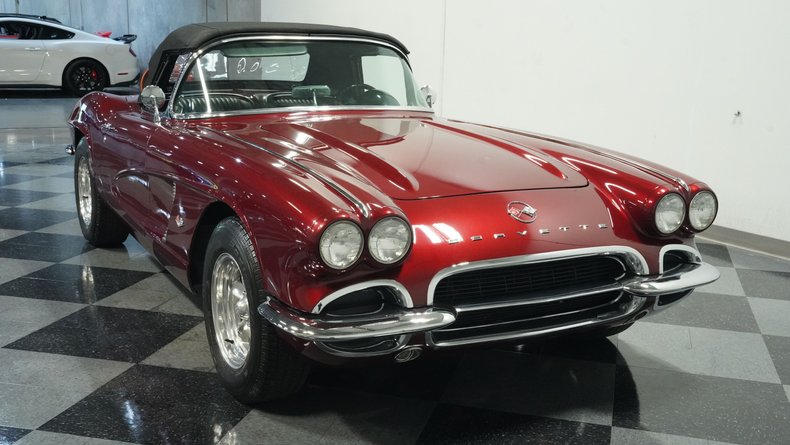 Chevrolet-Corvette-1962-Burgundy-Black-19