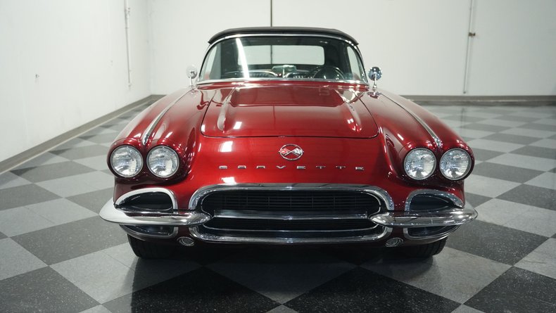 Chevrolet-Corvette-1962-Burgundy-Black-20