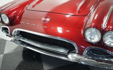 Chevrolet-Corvette-1962-Burgundy-Black-22