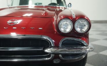 Chevrolet-Corvette-1962-Burgundy-Black-23