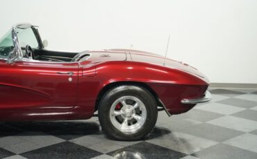 Chevrolet-Corvette-1962-Burgundy-Black-26