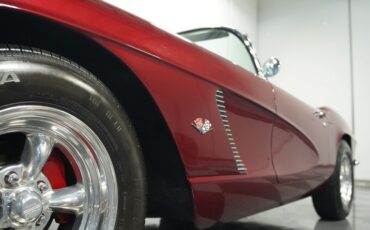 Chevrolet-Corvette-1962-Burgundy-Black-27