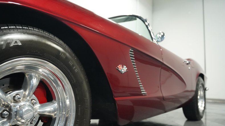 Chevrolet-Corvette-1962-Burgundy-Black-27