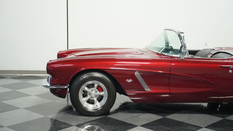 Chevrolet-Corvette-1962-Burgundy-Black-28