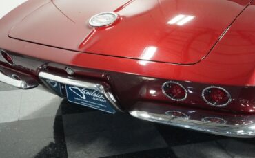 Chevrolet-Corvette-1962-Burgundy-Black-29