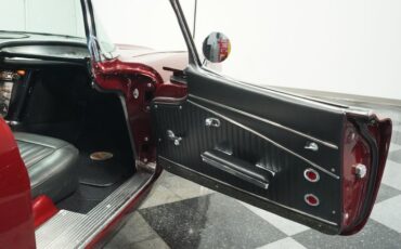 Chevrolet-Corvette-1962-Burgundy-Black-3