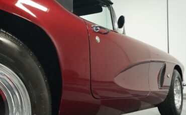 Chevrolet-Corvette-1962-Burgundy-Black-31