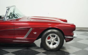 Chevrolet-Corvette-1962-Burgundy-Black-33