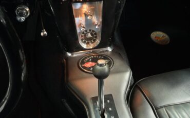 Chevrolet-Corvette-1962-Burgundy-Black-43