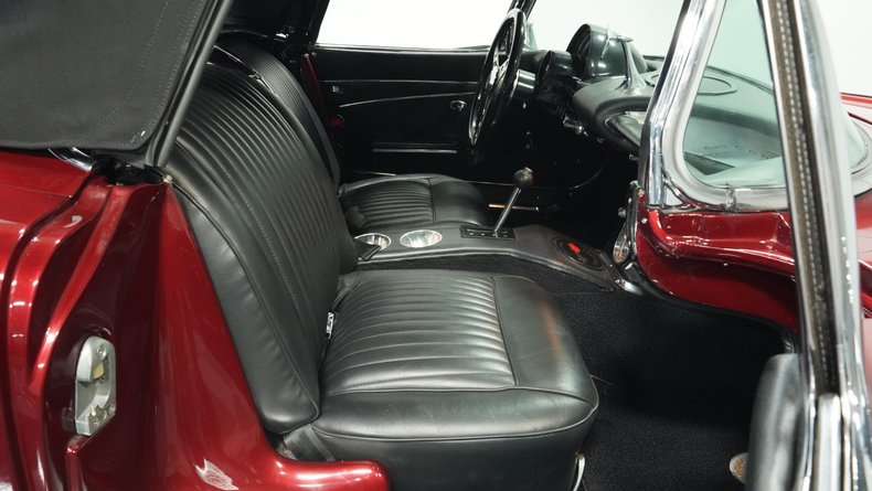 Chevrolet-Corvette-1962-Burgundy-Black-47
