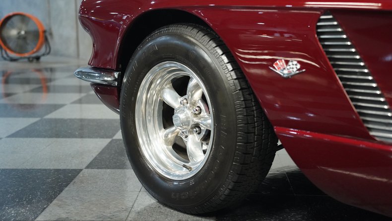 Chevrolet-Corvette-1962-Burgundy-Black-7