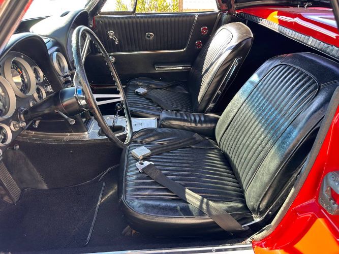 Chevrolet-Corvette-1962-Red-13