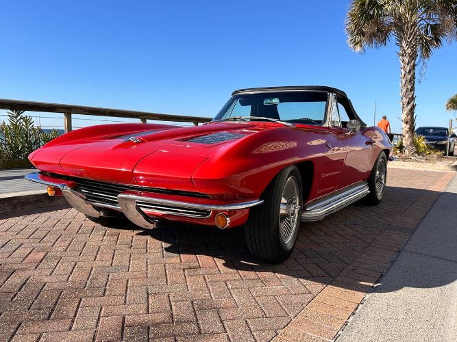 Chevrolet-Corvette-1962-Red-2