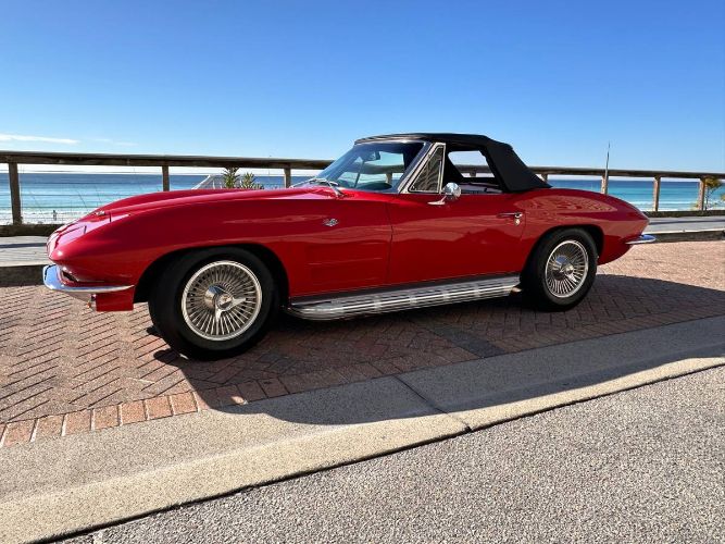 Chevrolet-Corvette-1962-Red-23