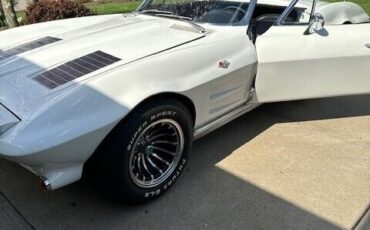 Chevrolet-Corvette-1963-Convertible-1