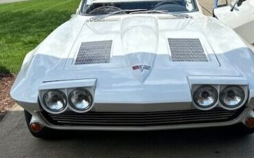 Chevrolet-Corvette-1963-Convertible-2
