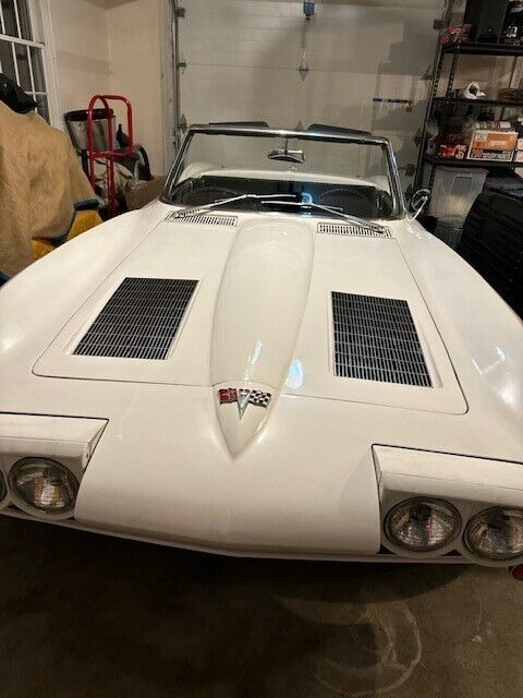 Chevrolet-Corvette-1963-Convertible-3