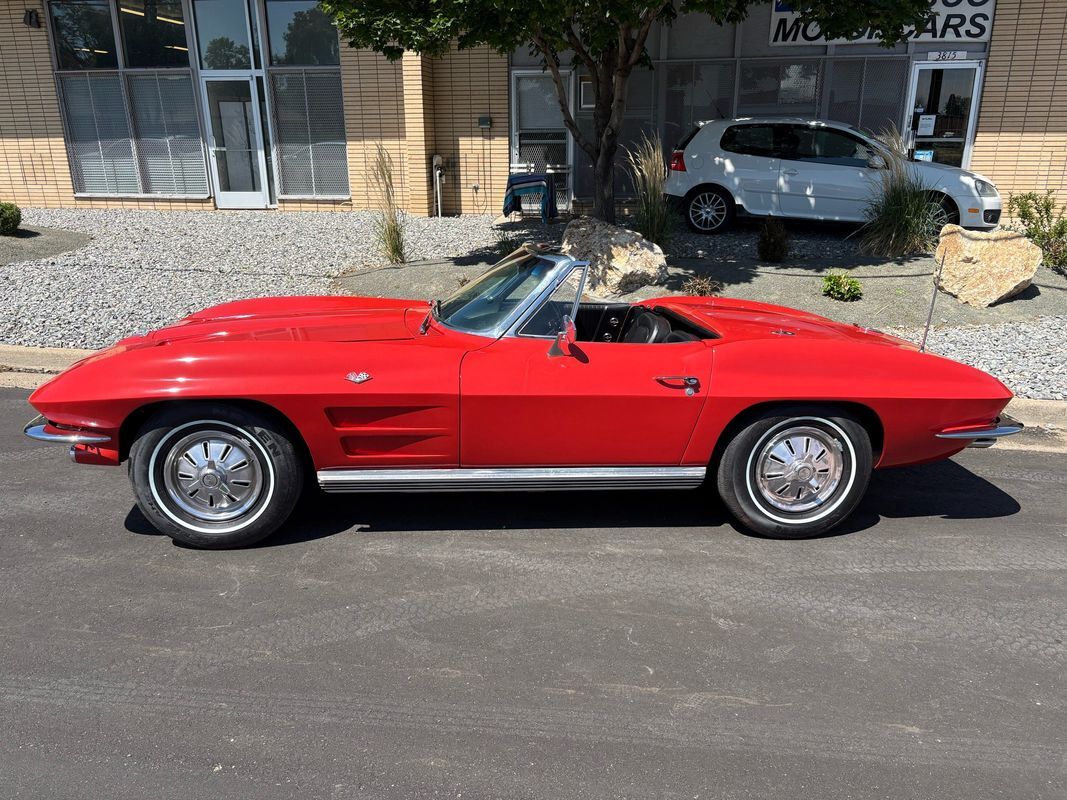 Chevrolet-Corvette-1964-1