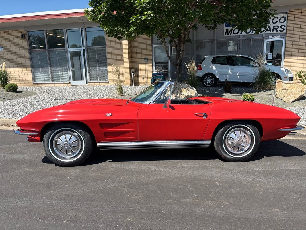 Chevrolet-Corvette-1964-11