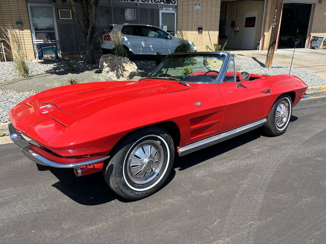 Chevrolet-Corvette-1964-13