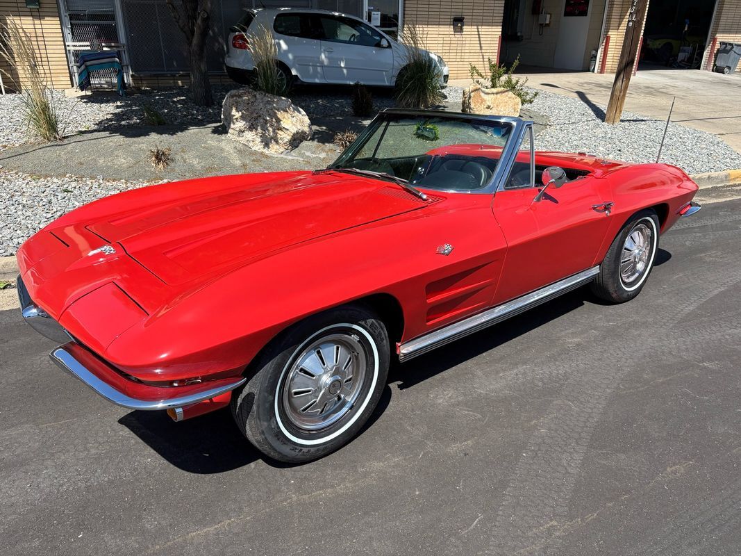 Chevrolet-Corvette-1964-15