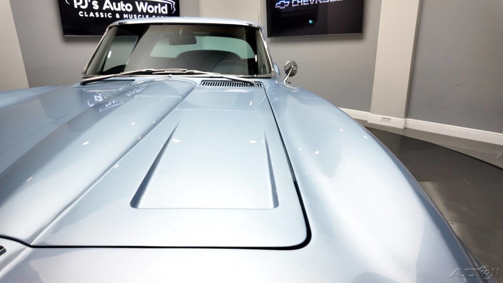 Chevrolet-Corvette-1964-17