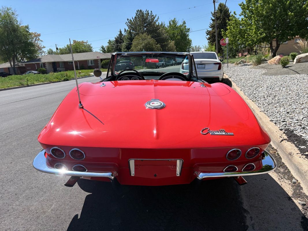 Chevrolet-Corvette-1964-17
