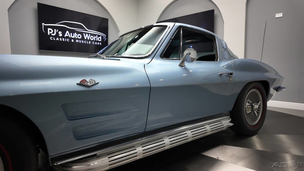 Chevrolet-Corvette-1964-18
