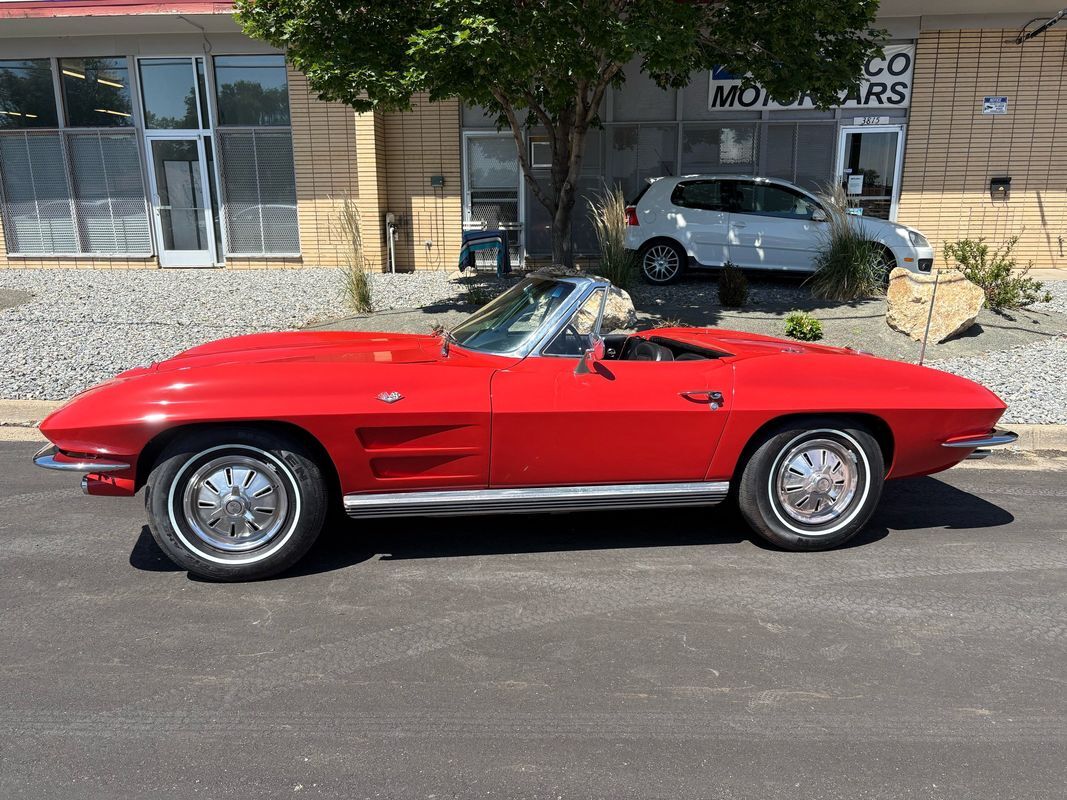Chevrolet-Corvette-1964-21