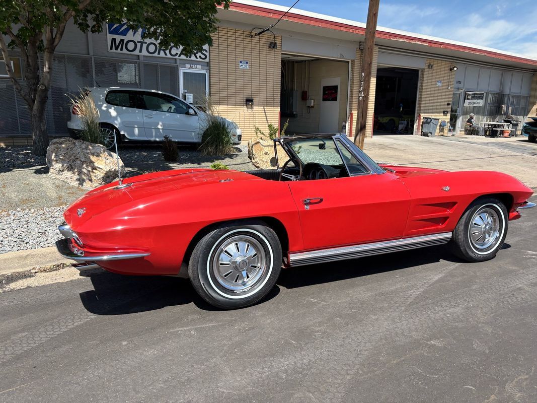 Chevrolet-Corvette-1964-25