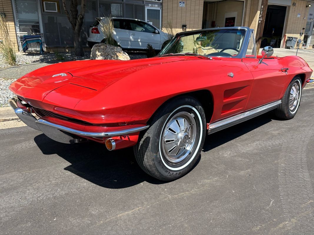 Chevrolet-Corvette-1964-29