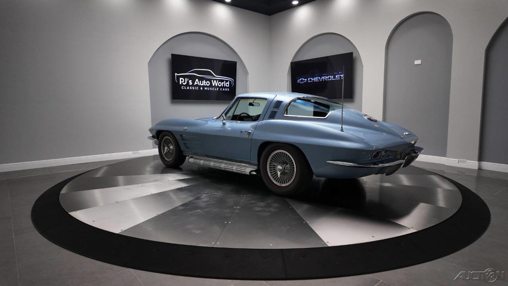 Chevrolet-Corvette-1964-3