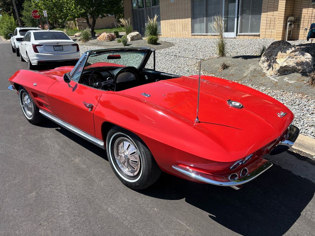 Chevrolet-Corvette-1964-3