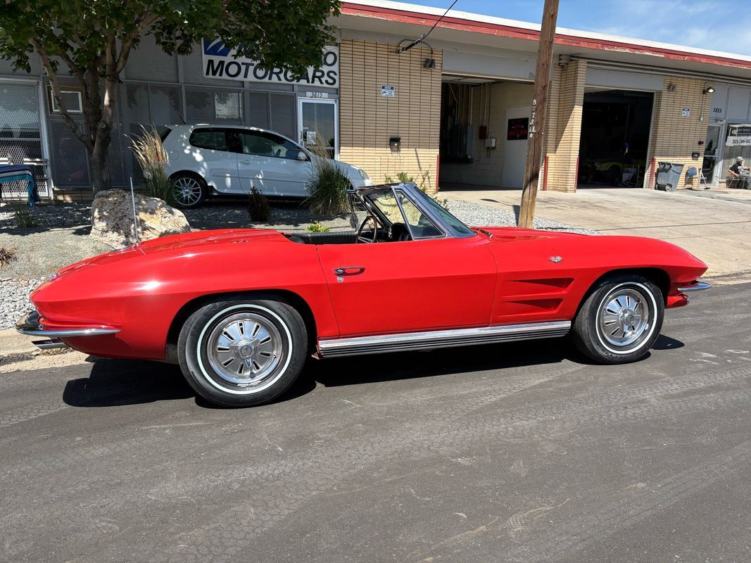 Chevrolet-Corvette-1964-33