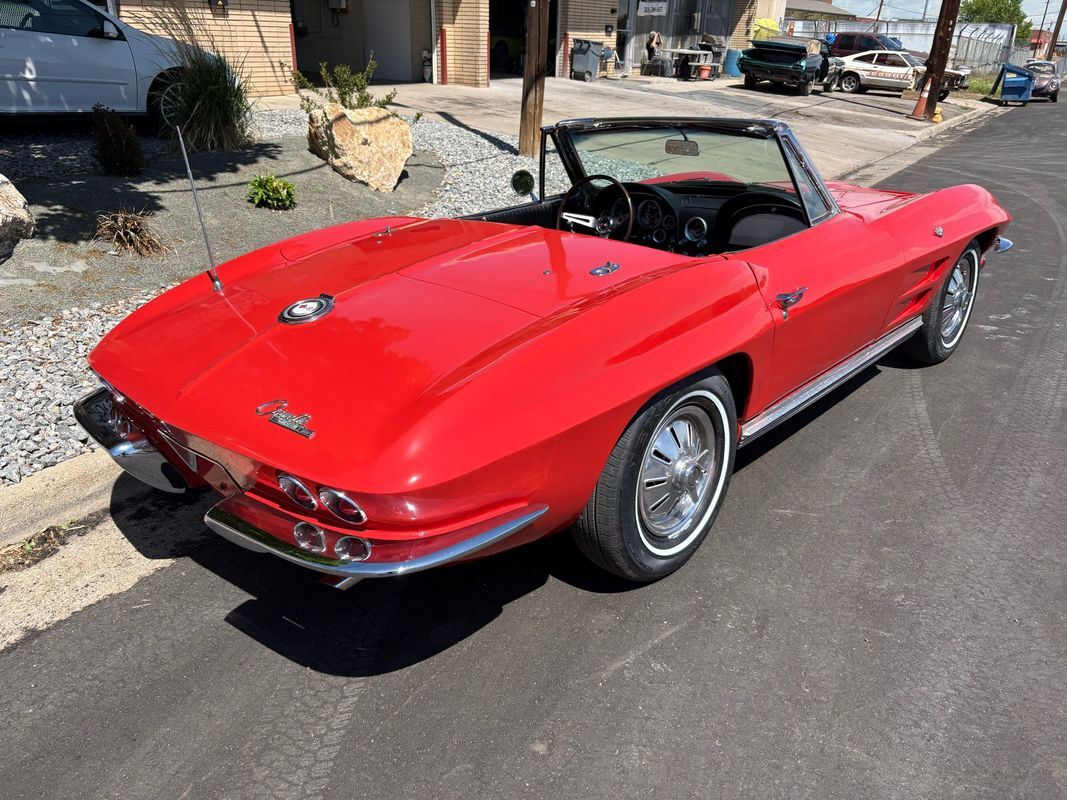 Chevrolet-Corvette-1964-34