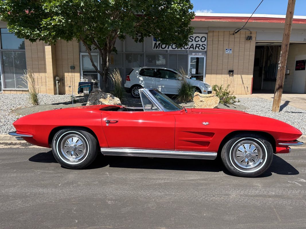 Chevrolet-Corvette-1964-35
