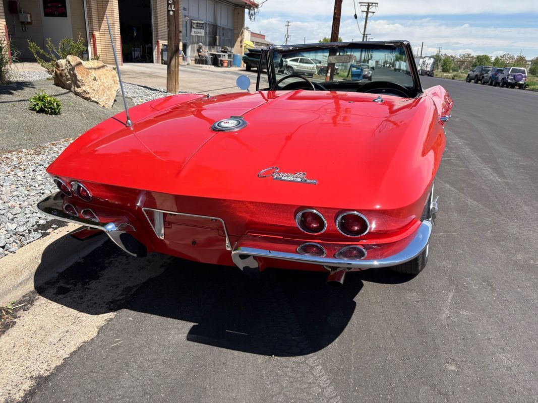 Chevrolet-Corvette-1964-38