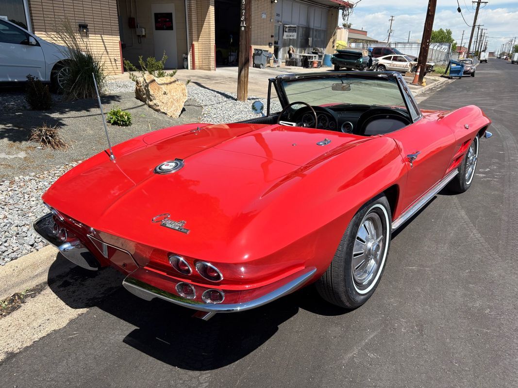 Chevrolet-Corvette-1964-4