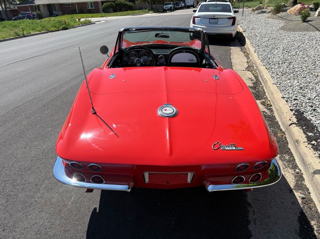 Chevrolet-Corvette-1964-5